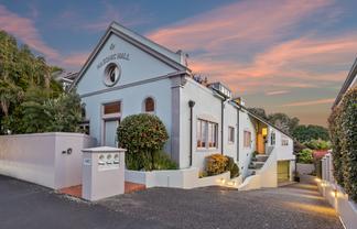 2/145 Victoria Road, Devonport