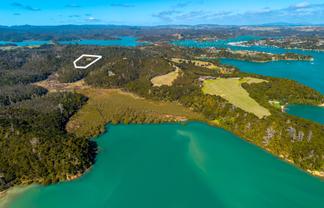  Aucks Road, Russell