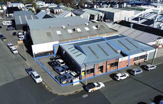 Corner site industrial with yard