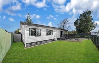 2/60 Cargill Street, Papakura