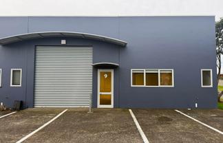 RECENTLY REVONATED INDUSTRIAL UNIT
