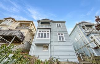 2/14 Kenwyn Terrace, Newtown