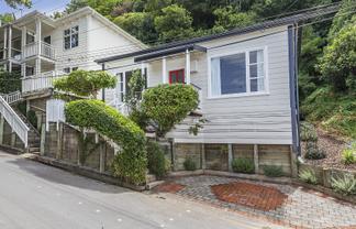 33 Patanga Crescent, Thorndon