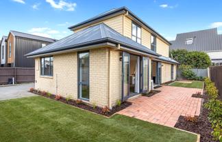 111a Edgeware Road, Saint Albans