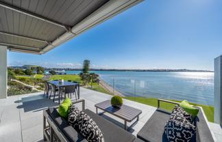 2/42 Bramley Drive, Farm Cove
