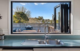 2/15 Dobell Road, Stanmore Bay