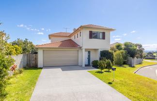 4 Midshipman Court, Gulf Harbour