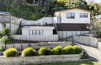 77 Poplar Grove, Whalers Gate