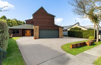 41 Huntington Drive, Huntington