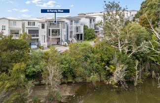 6 Fernly Rise, Flat Bush