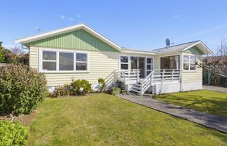 6 Harlech Street, Levin