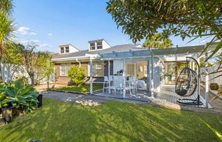 2/1 Arkley Avenue, Farm Cove