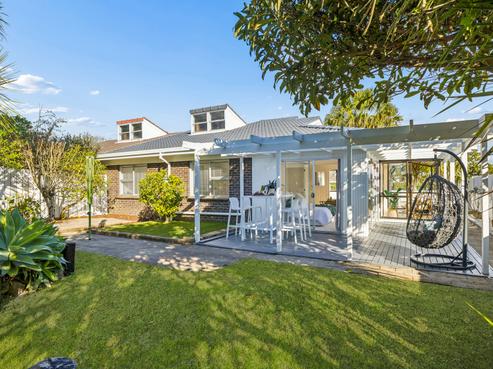2/1 Arkley Avenue, Farm Cove