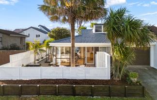 2/1 Arkley Avenue, Farm Cove