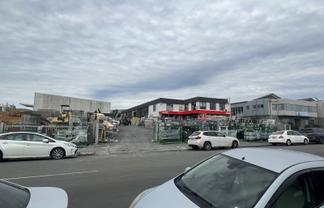 Versatile industrial with secure yard