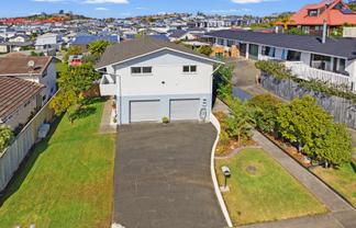 35 Albatross Road, Red Beach