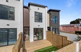 32/17-23 Von Sturmer, Mangere East
