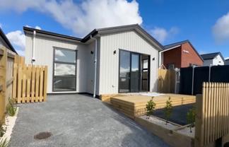 35A Redhills Road , Massey