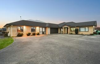 14 Castleton Way, Flagstaff