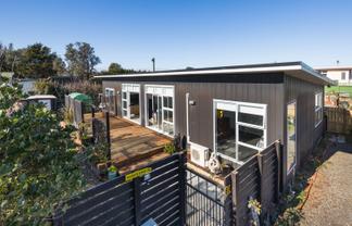 69 Nash Parade, Foxton Beach