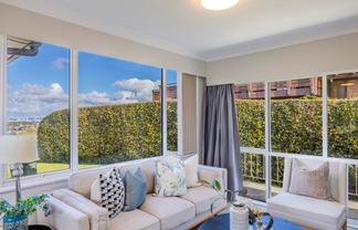 1/279 Sunset Road, Sunnynook