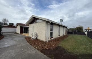 6 Royal Park Drive, Parklands