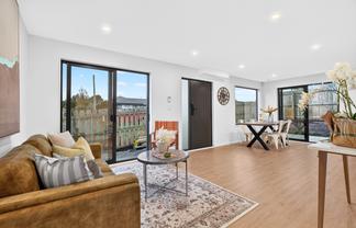 8E Bittern Place, Henderson