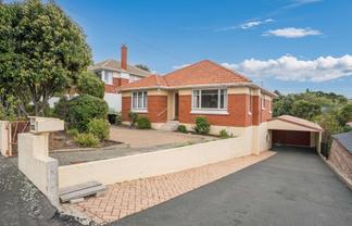 122 Easther Crescent, KEW