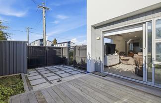 1/51 Hills Road, Edgeware