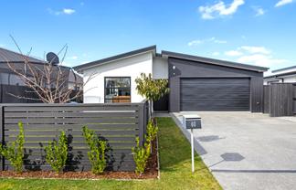 60 Quinn Crescent, Woodend