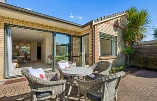 8/9 Fields Parade, Oteha