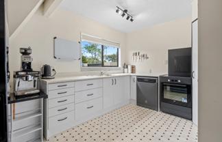 12 Eureka Place, Parahaki