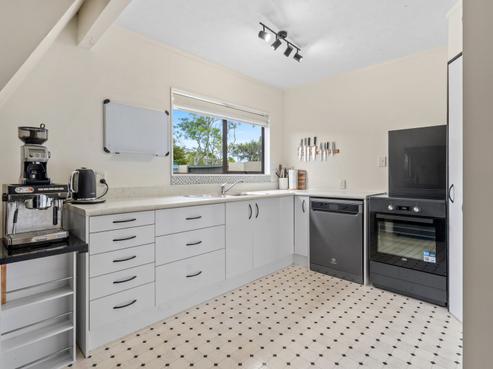 12 Eureka Place, Parahaki
