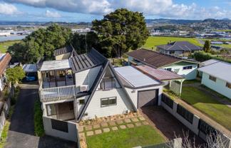 12 Eureka Place, Parahaki