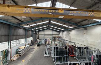 Road front industrial with gantry and dual access