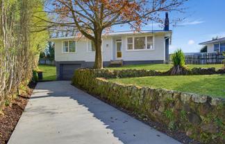 83 Sunset Road, Mangakakahi