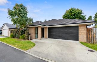 8 Himalayan Close, Judea