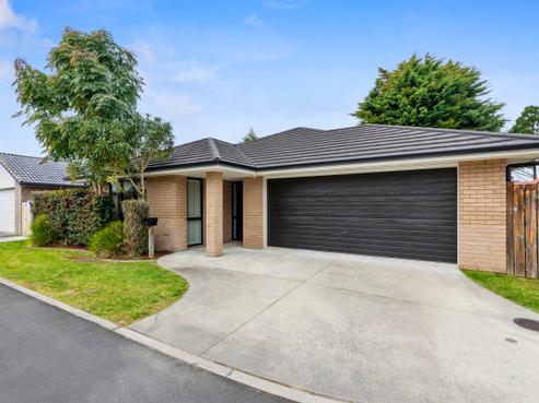8 Himalayan Close, Judea