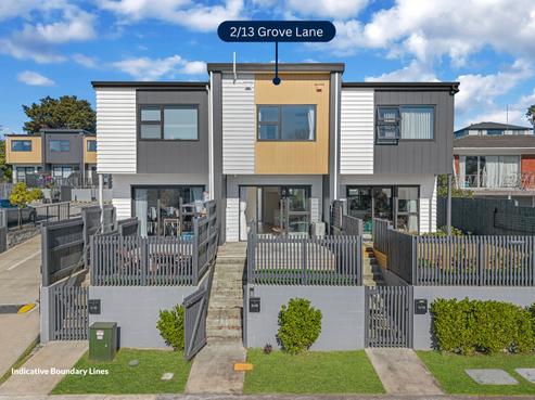 2/13 Grove Lane, Pakuranga