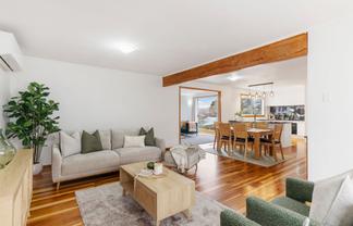 50 Davidson Crescent, Tawa