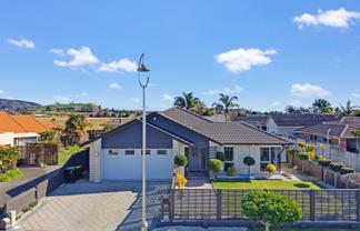 24 Bucklands Crescent, Papamoa
