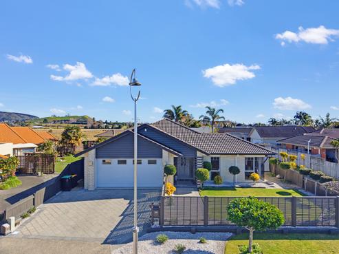 24 Bucklands Crescent, Papamoa