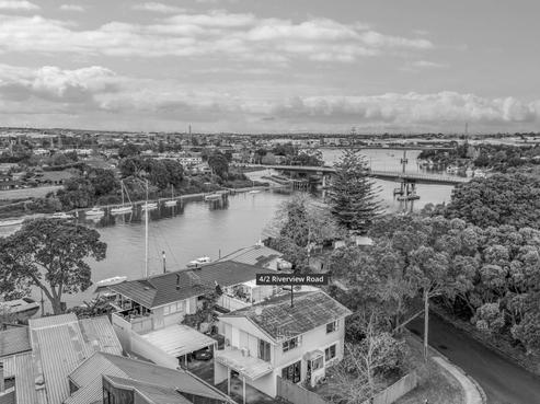 4/2 Riverview Road, Panmure