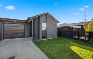 10 Inaka Place, Poike