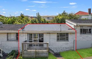 2/33 Grassways Avenue, Pakuranga