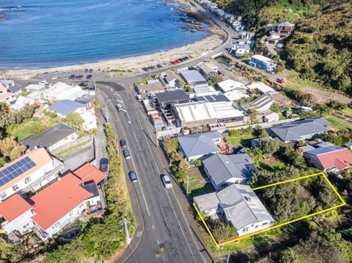 15 Happy Valley Road, Owhiro Bay