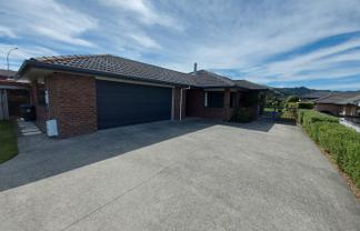 50 Percy Kinsman Crescent, Riverstone Terraces