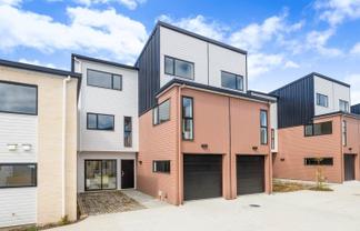 14 Korama Lane, New Lynn