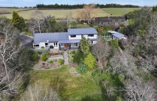 1594 Cust Road, Cust