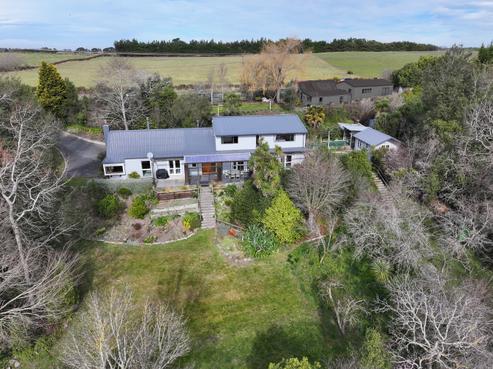 1594 Cust Road, Cust